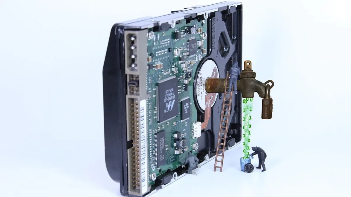 Kilitle korunmaya çalışılan açık sabit disk